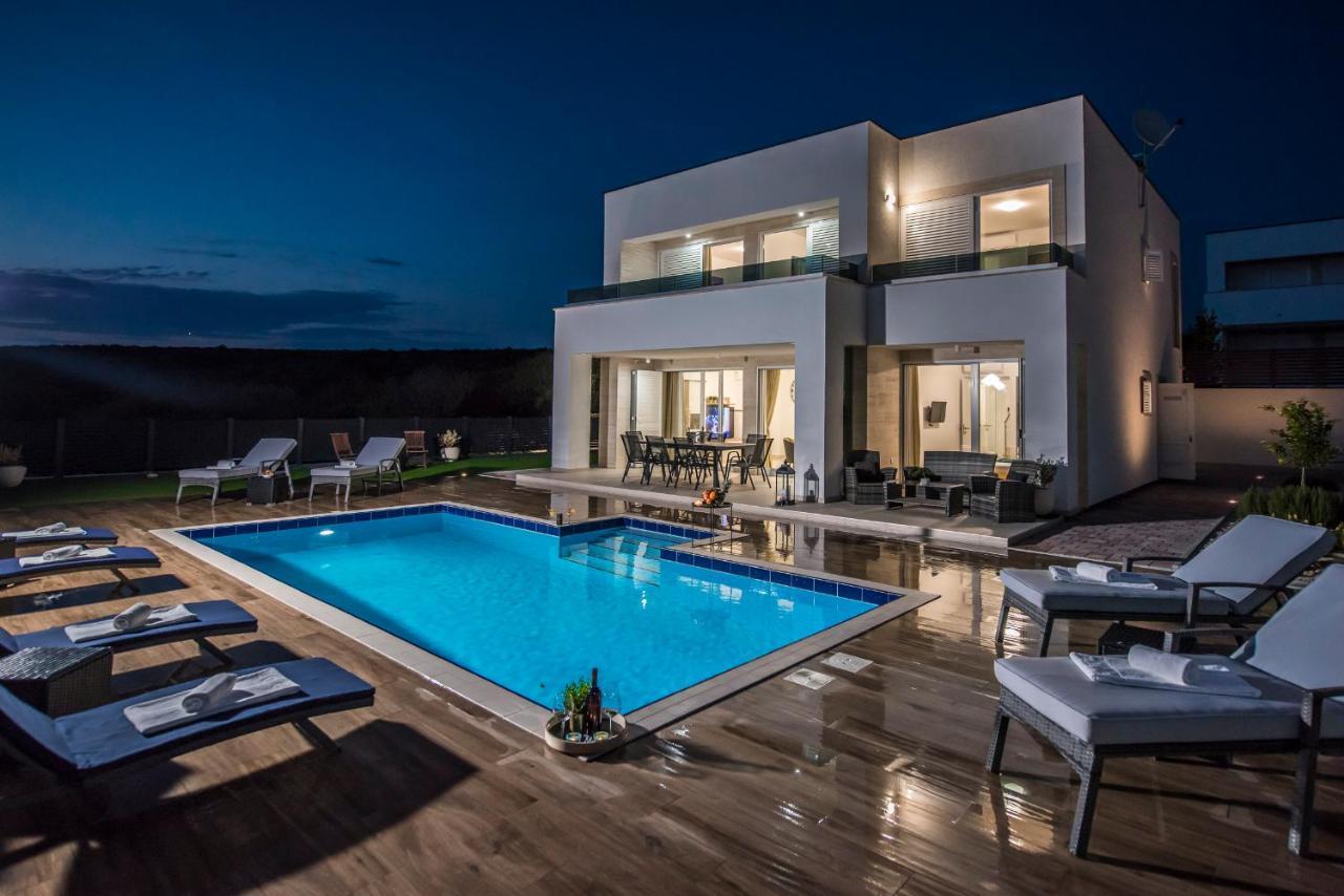 Villas Royal II With Private Pool Novalja Exteriér fotografie